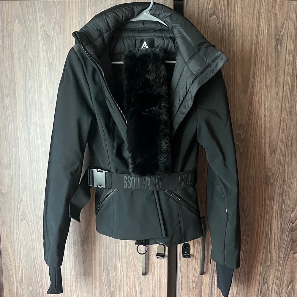 GSOU SNOW Women's Black Ski Jacket